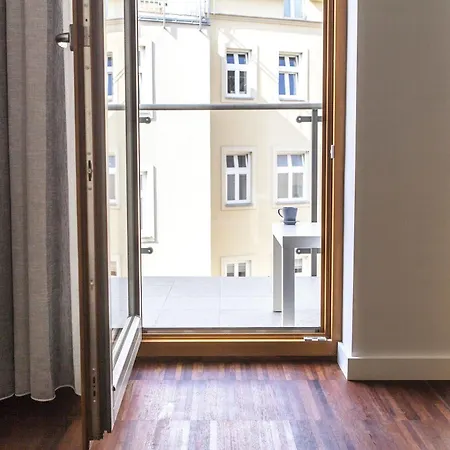 Homewell Stare Miasto Apartment *